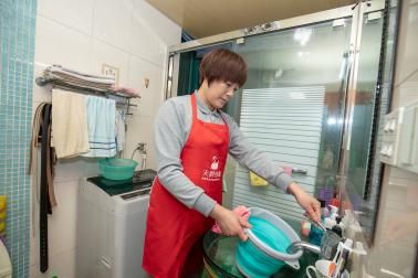 和50歲女保姆搭伙5年,我們的生活,依舊幸福美滿(mǎn)